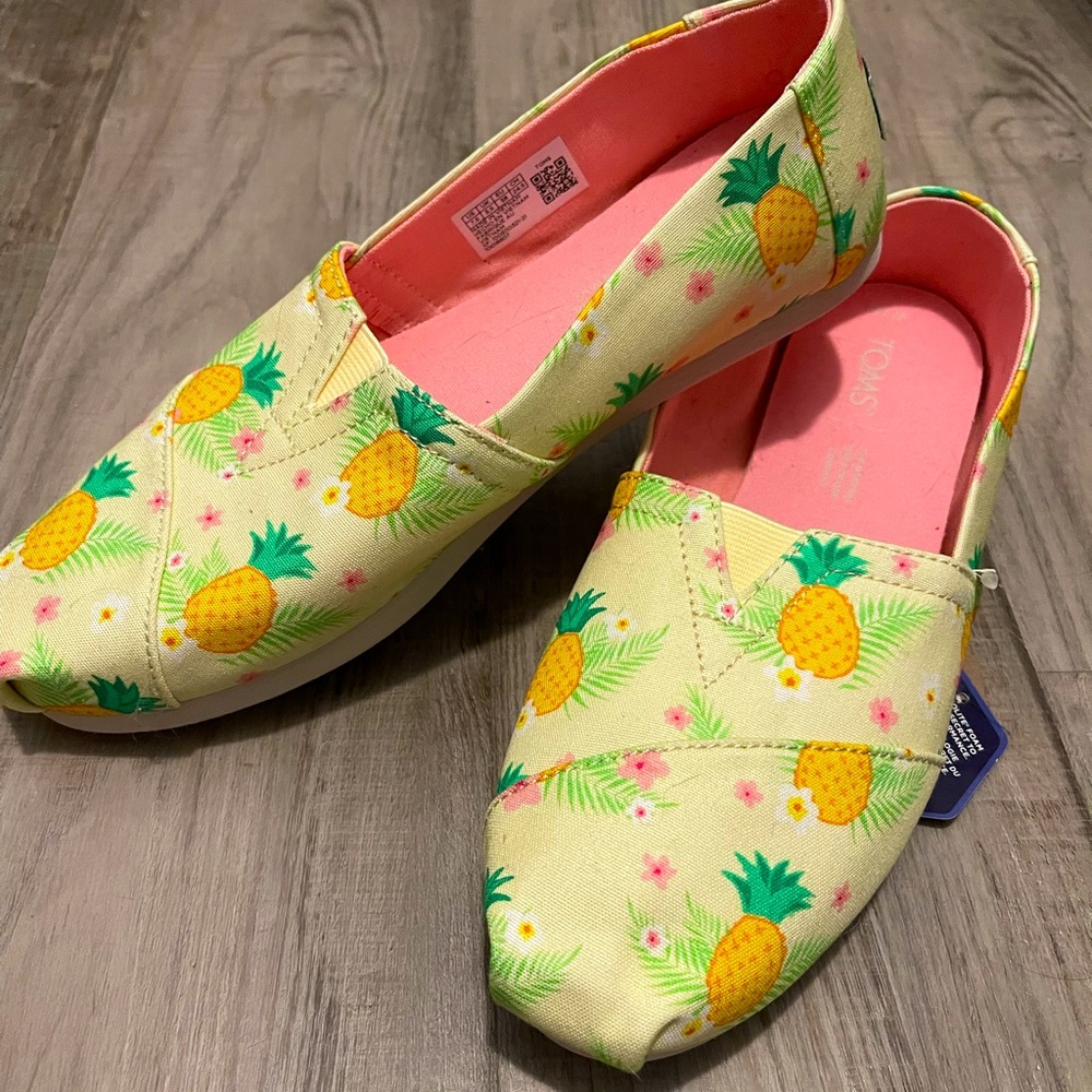 NWT Tom’s Pineapple Alpargata shoes 7.5